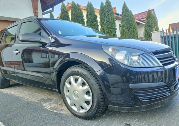 Opel Astra cena 9900 przebieg: 230000, rok produkcji 2004 z Gniezno małe 67